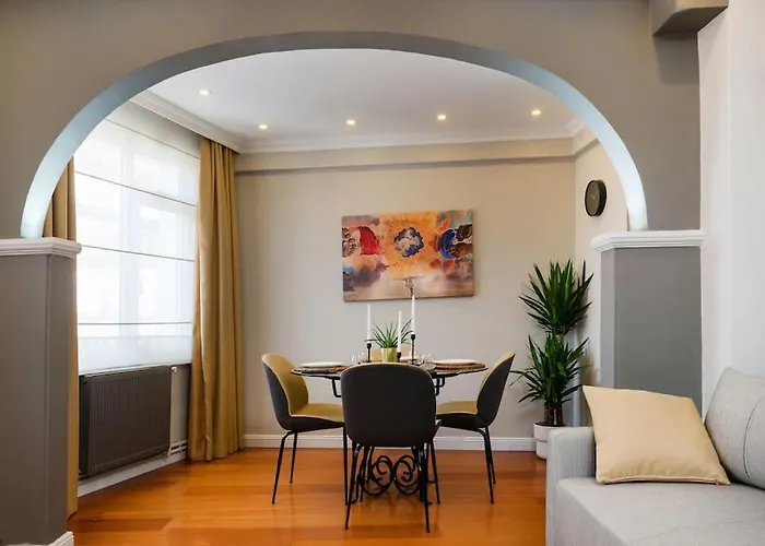 The Of The Bosphorus & Comfortable Apartmán *